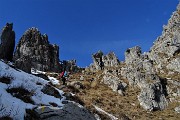 34 Ultimo ripido strappo tra pareti rocciose, torrioni, guglie